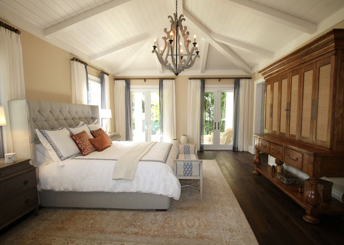 Royal suite with a separate living room and a bathtub